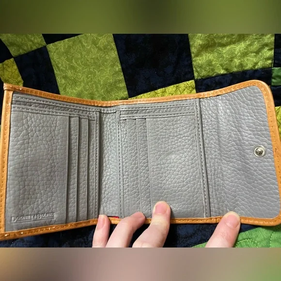 Final sale Dooney & Bourke Gray Leather Wallet - Picture 2 of 10